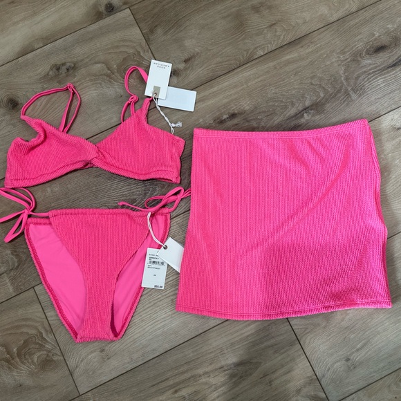 Good American Other - 🆕 3pc GOOD AMERICAN ALWAYS FITS Sculpt Twist Top, Tiny Ties Bottom, & Skirt